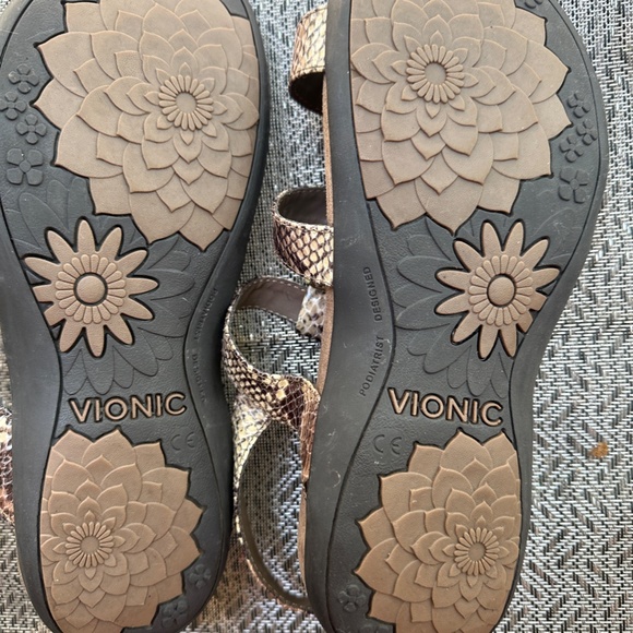 Vionic Amber Sandal Orthaheel Supportive Technology in Crocodile Skin LK NEW 8.5 - Picture 9 of 15
